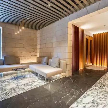 Апартаменты Stylish 1br Getaway In Iconic Mercury Towers