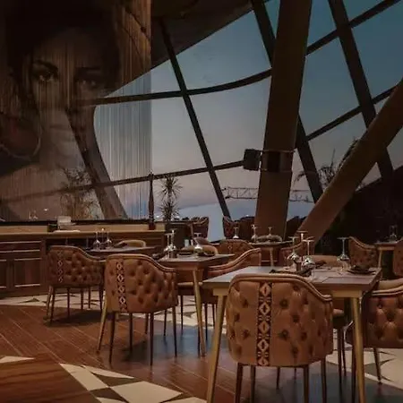 Stylish 1br Getaway In Iconic Mercury Towers