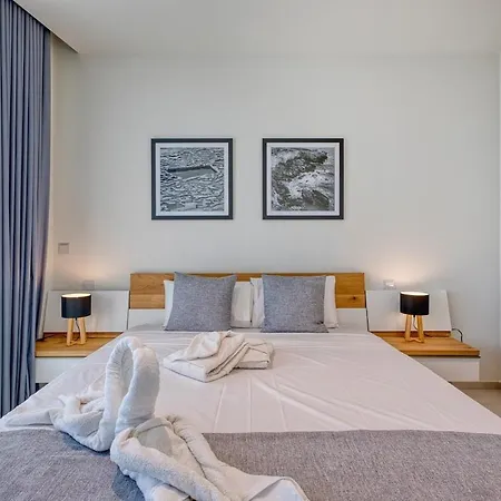 Апартаменты Stylish 1br Getaway In Iconic Mercury Towers