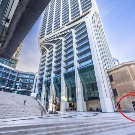 Stylish 1br Getaway In Iconic Mercury Towers *